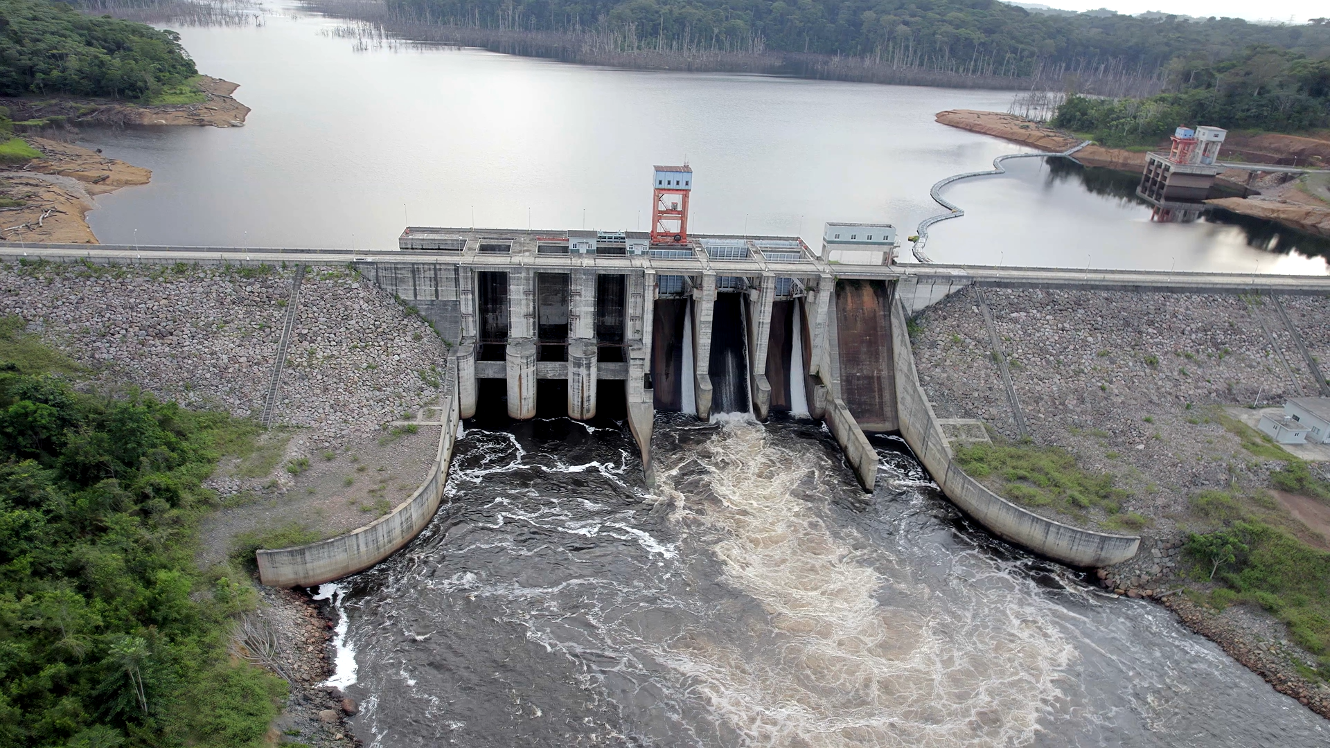 Central Hidroeléctrica de Djibloho