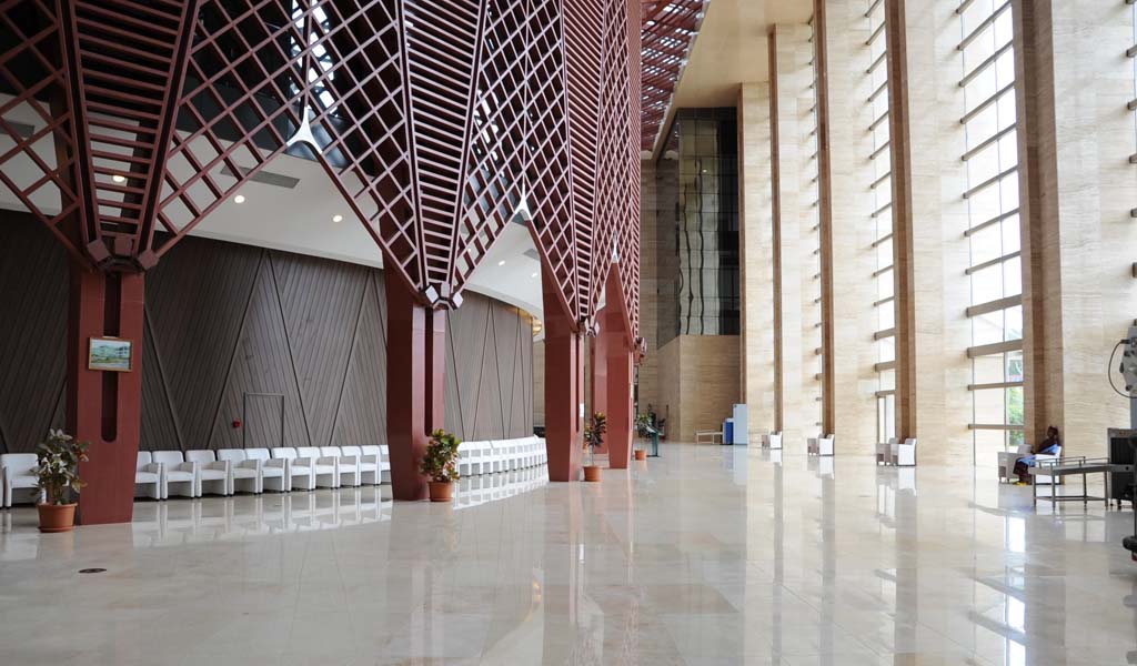 Vestíbulo interior del Palacio de Conferencias de Sipopo